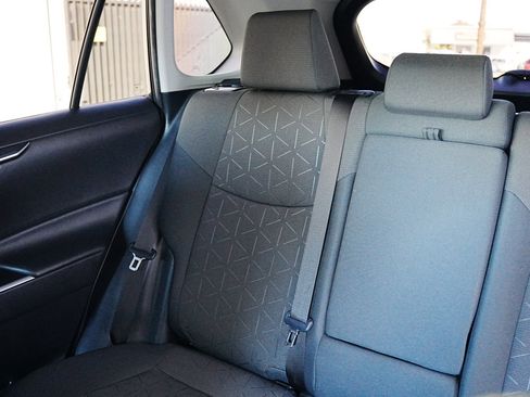 Used 2021 Toyota RAV4 XLE image 15