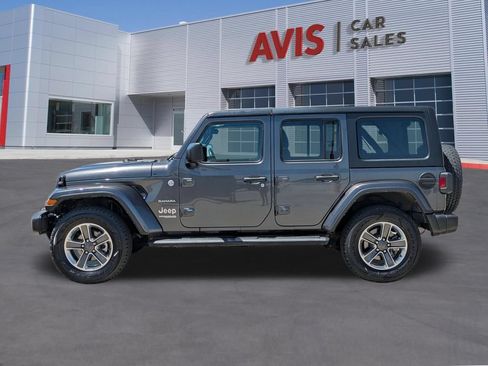 Used 2022 Jeep Wrangler Unlimited Sahara w/ Cold Weather Group AWD/4WD image 10