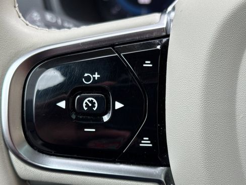 Used 2023 Volvo XC90 B6 Core w/ Climate Package image 27