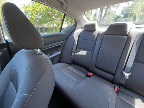 Used 2025 Nissan Altima 2.5 SV FWD image 38