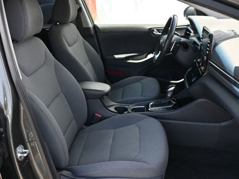 Used 2020 Hyundai Ioniq SE FWD image 11