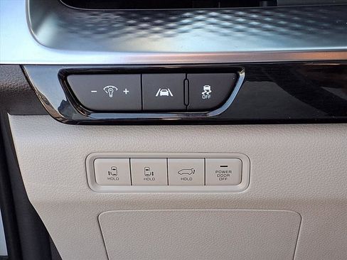 Used 2022 Kia Carnival SX Prestige FWD image 18