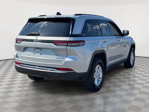 Used 2023 Jeep Grand Cherokee Laredo w/ Luxury Tech Group I AWD/4WD image 6