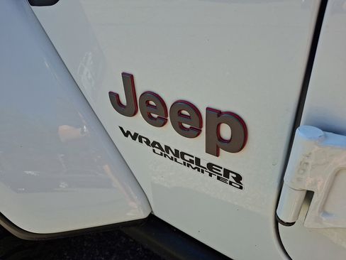Certified 2020 Jeep Wrangler Unlimited Rubicon AWD/4WD image 31