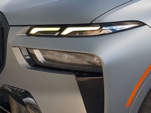 Used 2023 BMW X7 M60i w/ Executive Package image 11