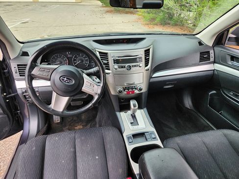 Used 2011 Subaru Legacy 2.5i Premium w/ All-Weather Pkg image 10