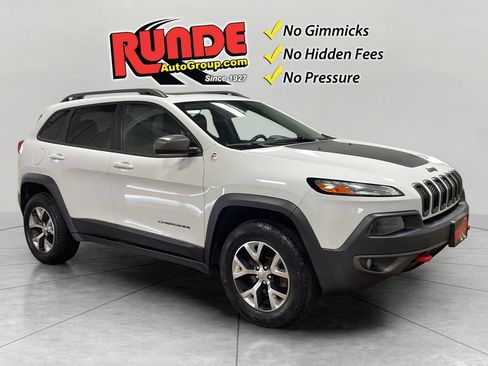Used 2016 Jeep Cherokee Trailhawk w/ Comfort/Convenience Group AWD/4WD image 8