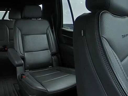Used 2021 GMC Yukon Denali w/ Denali Premium Package AWD/4WD image 26
