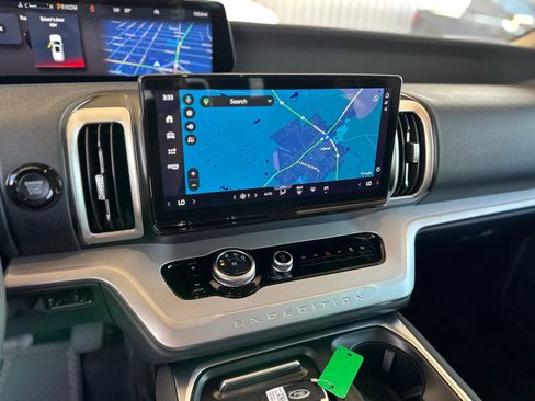New 2025 Ford Expedition Active image 31