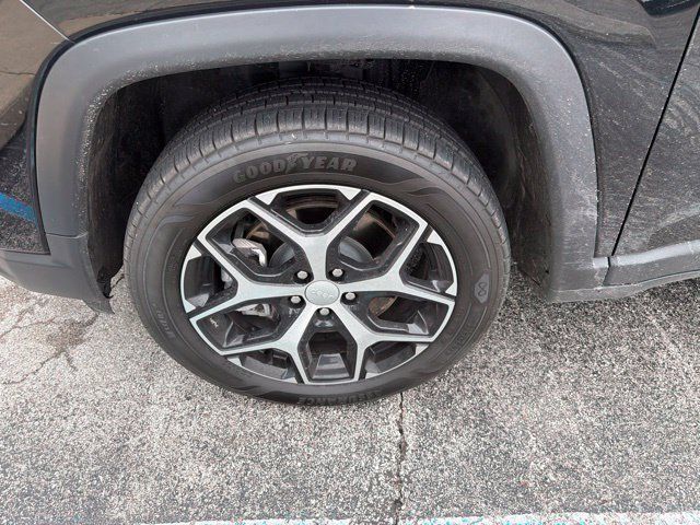 Used 2024 Jeep Compass Limited AWD/4WD image 11