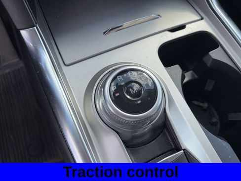 Used 2021 Ford Explorer XLT w/ Equipment Group 202A image 12