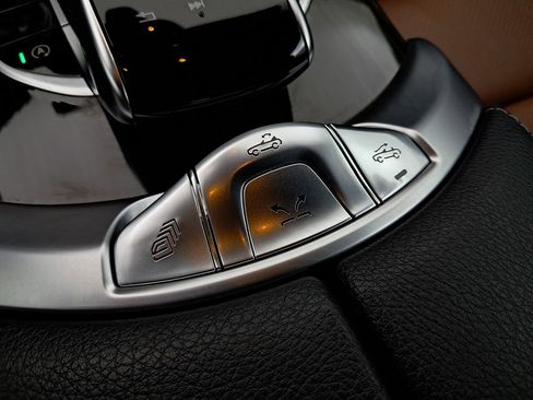 Used 2018 Mercedes-Benz C 300 4MATIC Cabriolet image 34