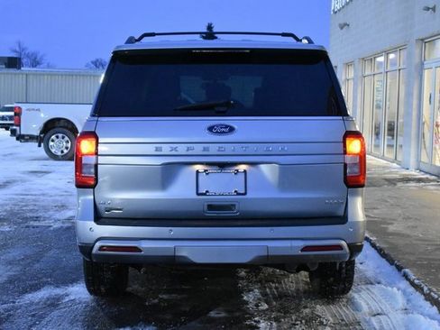 Used 2023 Ford Expedition Max XLT image 5