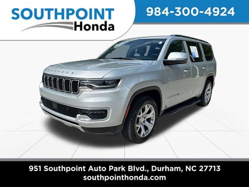 Used 2022 Jeep Wagoneer Series II AWD/4WD image 3