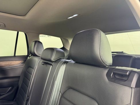 Used 2025 Volkswagen Atlas SEL image 27