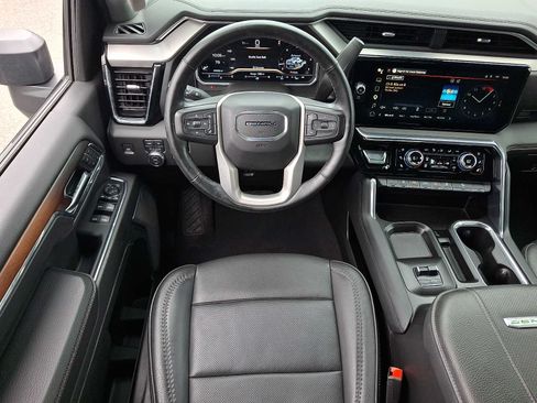 Used 2024 GMC Sierra 2500 Denali AWD/4WD image 12