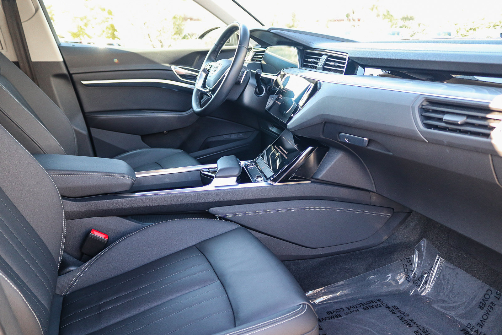 Certified 2024 Audi Q8 e-tron Premium Plus AWD/4WD image 17