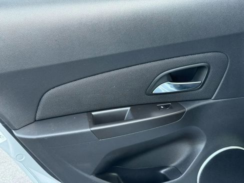 Used 2016 Chevrolet Cruze LT w/ Sun And Sound Package image 41