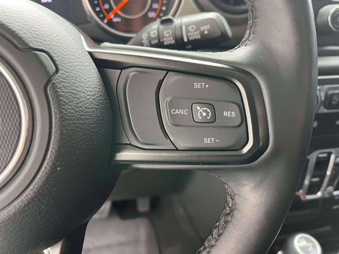 Used 2018 Jeep Wrangler Unlimited Sport S AWD/4WD image 28
