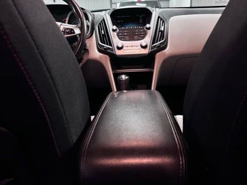 Used 2017 Chevrolet Equinox LT w/ Convenience Package image 23