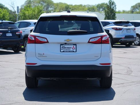 Used 2021 Chevrolet Equinox LS AWD/4WD image 4