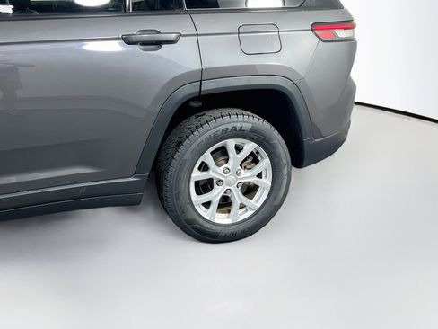 Used 2023 Jeep Grand Cherokee Limited w/ Trailer Tow Prep Group (B) AWD/4WD image 30