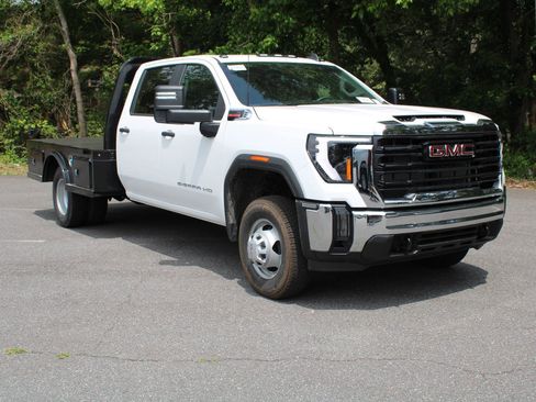 New 2025 GMC Sierra 3500 Pro w/ Convenience Package image 2