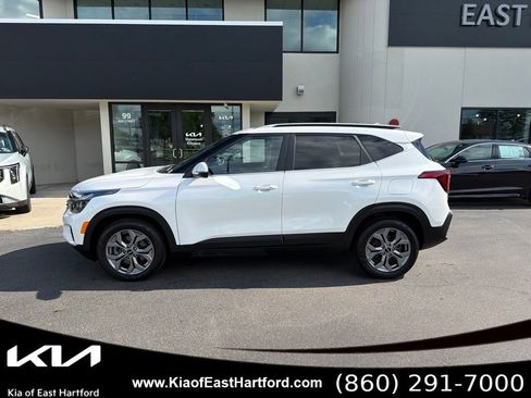 Used 2024 Kia Seltos S AWD/4WD image 2