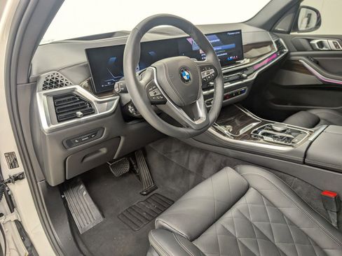 Certified 2025 BMW X5 xDrive40i w/ Climate Comfort Package image 4