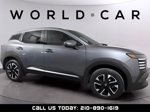 Used 2025 Nissan Kicks SR image 11