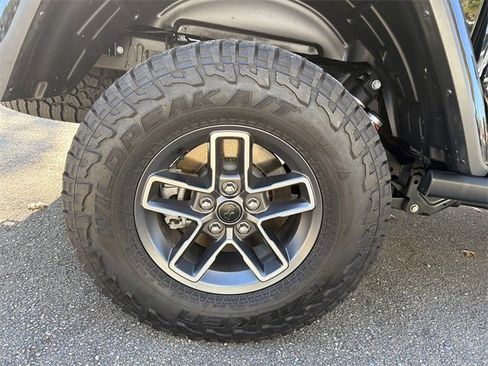 Used 2024 Jeep Gladiator Mojave image 17