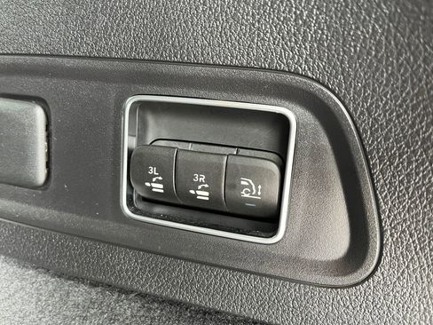 Used 2024 Mercedes-Benz GLS 450 4MATIC image 20