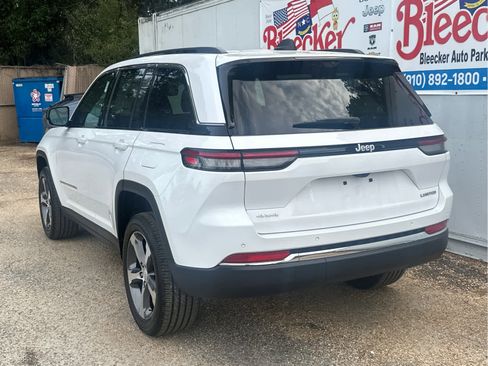 New 2025 Jeep Grand Cherokee Limited w/ Luxury Tech Group II image 8