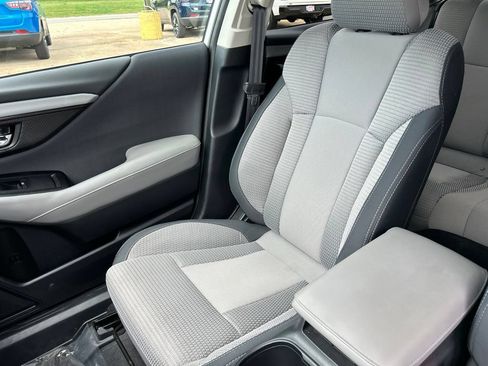 Used 2025 Subaru Outback Premium AWD/4WD image 11