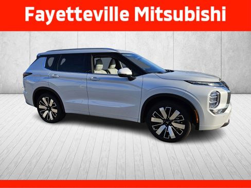 New 2026 Mitsubishi Outlander SEL image 1