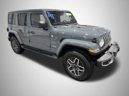 Used 2024 Jeep Wrangler Sahara w/ Technology Group image 7