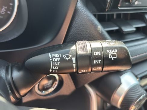 Used 2021 Toyota RAV4 XLE FWD image 22