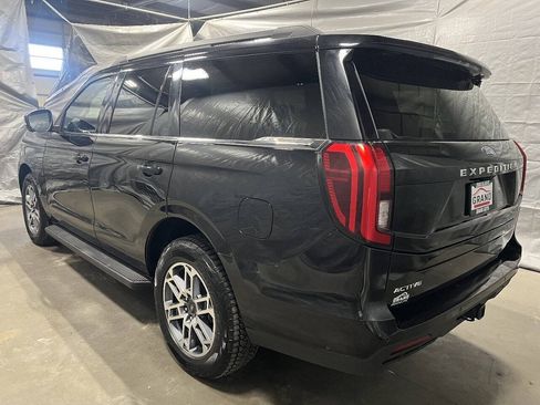 Used 2025 Ford Expedition Active AWD/4WD image 4
