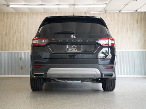 Used 2025 Honda Pilot Touring image 8