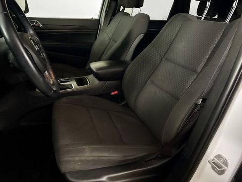 Used 2018 Jeep Grand Cherokee Laredo image 22