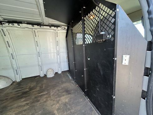 Used 2005 Chevrolet Express 1500 image 16