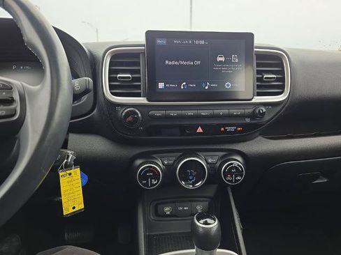 Used 2023 Hyundai Venue SEL FWD image 24