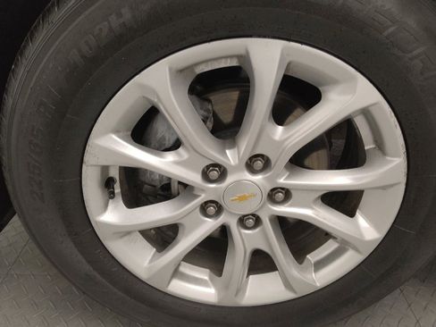 Used 2018 Chevrolet Equinox LT image 31