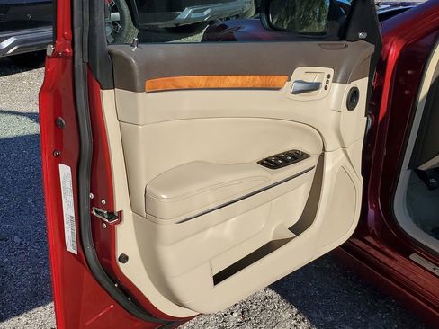 Used 2014 Chrysler 300 C image 17