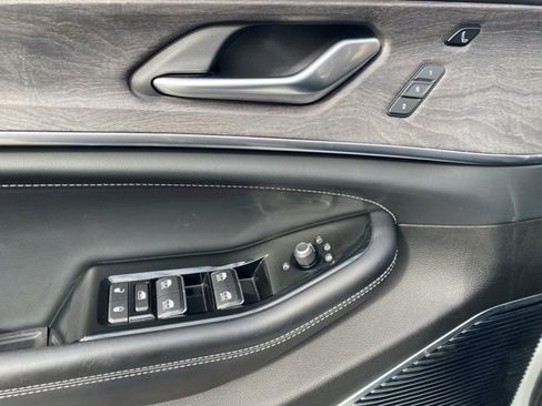 Certified 2022 Jeep Grand Cherokee L Overland w/ Luxury Tech Group IV image 22