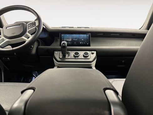 Used 2024 Land Rover Defender 110 S image 11