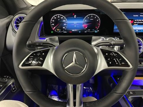 New 2025 Mercedes-Benz GLB 250 4MATIC image 21