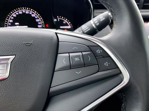 Used 2018 Cadillac XT5 Luxury w/ Driver Awareness Package image 19