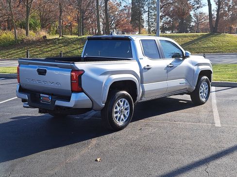 New 2025 Toyota Tacoma SR5 image 4