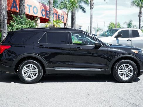 Used 2022 Ford Explorer XLT w/ Equipment Group 202A AWD/4WD image 12